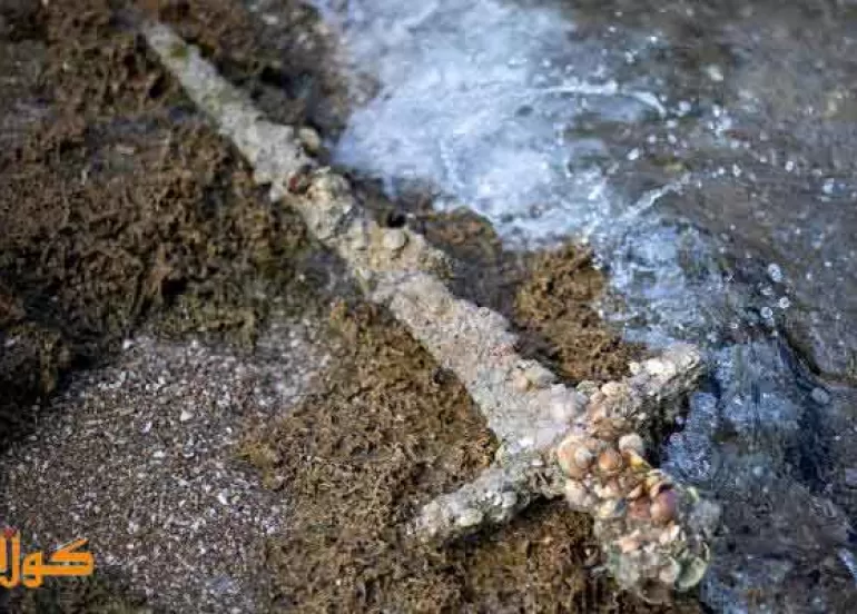 دۆزینەوەی شمشێرێكی تەمەن 900 ساڵ لە کەناراوەكانی ئیسرائیل