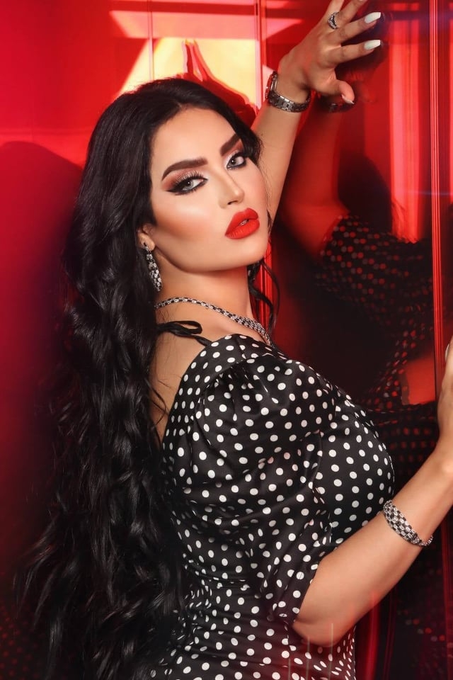 أحلام حجي : الانتقادات لا تهمني لانني متفائلة