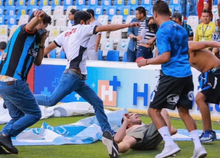 شەر و پێكدادان لە یاریگای کۆرخیدۆرا ' بەلایەنی کەم 22 کەس بریندار بوون