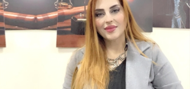 ڕۆژگار موحسین  بەرپرسی یەكەی مافی مرۆڤ لە وەزارەتی دادی حكومەتی هەرێمی كوردستان:     ڕێژەی بەشداریی ئافرەت لە كەرتی گشتی و تایبەت زۆرە، بەڵام لە شوێنی بڕیاردان و پۆستە باڵاكان زۆر كەمە