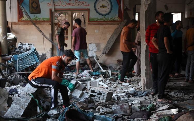 Îsraîlê li Xezeyê êrişî dibistanê kir: Herî kêm 100 kes hatin kuştin