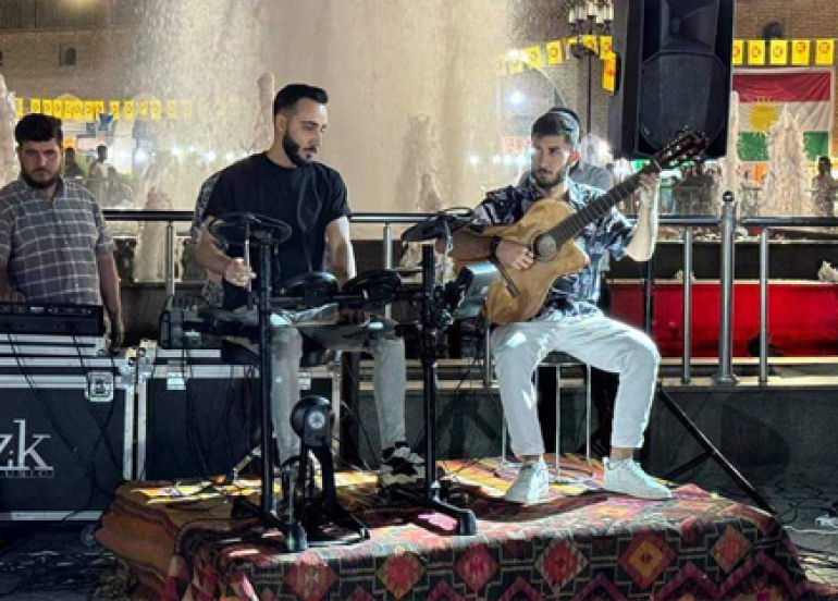 کۆنسێرتێکی هونەری لە دامێنی قەڵای هەولێر سازکرا