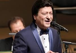 محمد الحلو یعرب عن تطلعه للعودة إلى المسرح مجددا ویعتز بغنائه مائتي تتر درامي