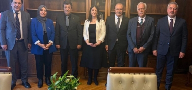 Parlamenterên DEM Partî û AK Partiyê yên Wanê li hev civiyan