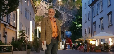 جبل القصر هو أشهر معالم غراتس ومركز ثقل المدينة ونقطة ارتكازها عبر التاريخ