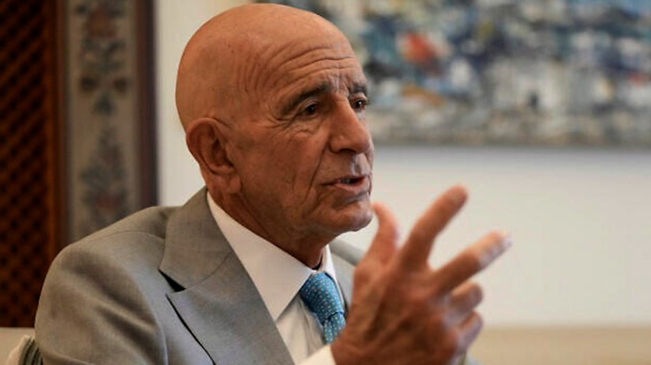 Tom Barrack têkildarî girên Colanê gotinên xwe paşde kişandin
