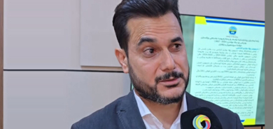 عومەر حامد  ماستەر لە زانستی دارایی لە زاخۆ:  ئابووری و سیاسەت دوو ڕووی یەك دراون، لاوازیی دارایی ڕاستەوخۆ دەبێتە هۆی پاشەكشەی پێگەی سیاسی لە دانوستانەكاندا