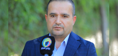 د.ئەكرەم مەمانی  ئابووریناس لە دهۆك:     پشتبەستنی هەرێم بە كەرتی خانووبەرە، بووە هۆی پشتگوێخستنی كەرتە گرنگەكانی دیكەی وەك كشتوكاڵ، پیشەسازی و گەشتیاری