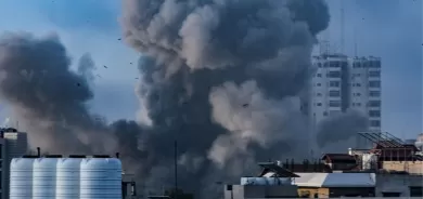 حماس تتوقع اتفاقا في غضون يومين لوقف إطلاق النار ونتنياهو يتعهد بمواصلة العملية العسكرية