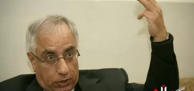 پرۆفیسۆر شیرزاد نه‌جار ئوستادی یاسای ده‌ستوری : نێچیرڤان بارزانی هەمان رۆڵی فیلهلم هویكنز ده‌گێرێت كه‌ توانی له‌ساڵی 1946 هه‌رێمی باڤاریای ئه‌ڵمانیا بكاته‌ خاوه‌نی ده‌ستوری خۆی