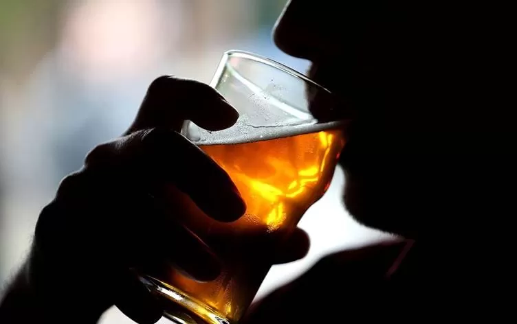 الإفراط بتناول الكحول: يقلص متوسط العمر