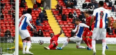 ليفربول وتشيلسي يلحقان بدوري أبطال أوروبا وليستر سيتي في الدوري الأوروبي