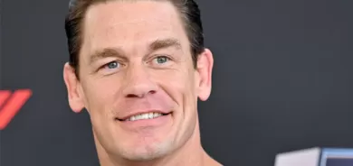 جۆن سینا داوای لێبووردن لە چین دەكات