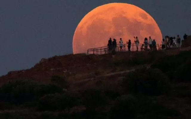 كاتی دەركەوتنی 