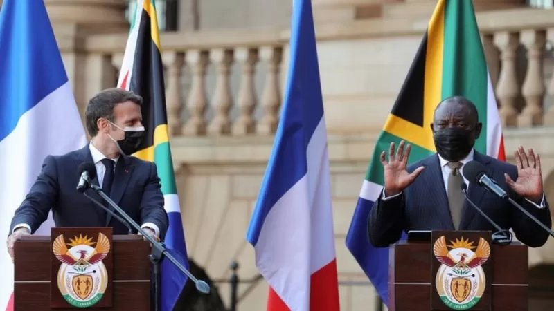 فرنسا تسعى للهروب من ماضيها في أفريقيا - الأوبزرفر