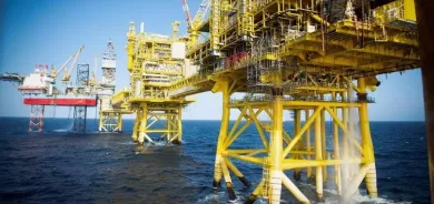 النفط يتجاوز 70 دولارا للبرميل مدفوعا بتوقعات نمو الطلب