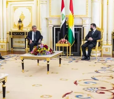 سەرۆکی حکومەتی هەرێمی کوردستان پێشوازی لە شاندێکی باڵای ڕەوتی سەدر دەکات