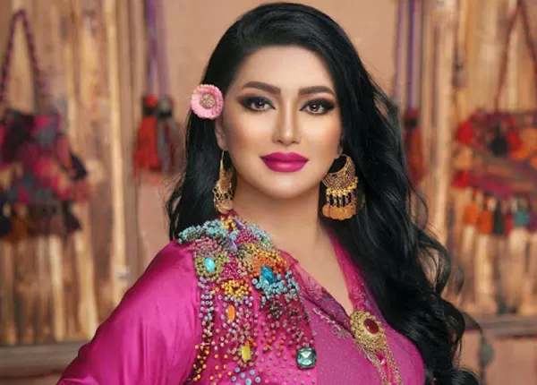 بە وێنە..بۆ یەكەمجار دینا وێنەی هاوسەركەی بڵاوكردەوە