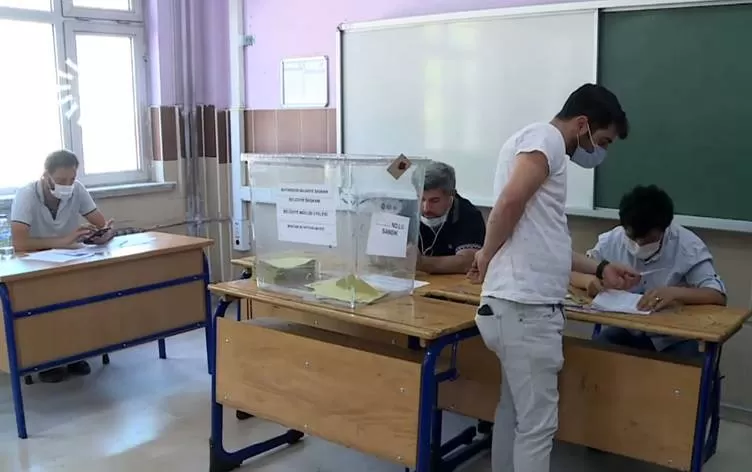 Li Amedê û seranserî Tirkiyê hilbijartinên muxtaran hatin lidarxistin