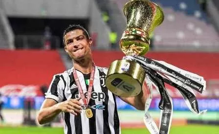 عائق وحيد أمام رحيل رونالدو عن اليوفي.. والحل 