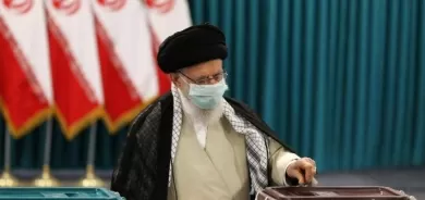 انطلاق الانتخابات الرئاسية في ايران.. وخامنئي يدلي بصوته