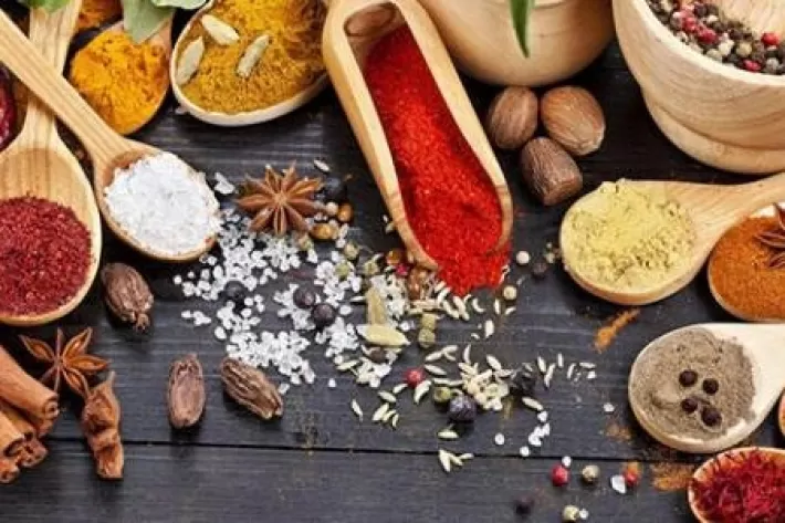 بهارات تساعد في حرق دهون البطن الخطيرة