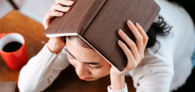 القلق: كيف يؤثر على قدراتنا الإبداعية دون أن نشعر؟