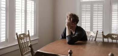 اكتئاب ما بعد الولادة.. دراسة تكشف ما يحدث للآباء