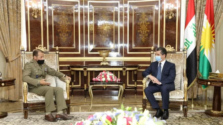 Serokwezîrê Kurdistanê li gel Fermanarê hêzên Îtalî civiya