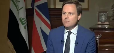 الهجمات الصاروخية تعني المزيد من الفقر .. السفير البريطاني يشرح  مساوئ استهداف التحالف في العراق