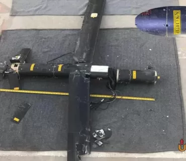 سێ درۆن بەر خانوو هاونیشتمانییەک لە نزیک گوندی براغ لە پارێزگای هەولێر دەکەوێت و درۆنێکیش لە چۆڵەوانییەکی چیای تارین دەکەوێتە خوارەوە