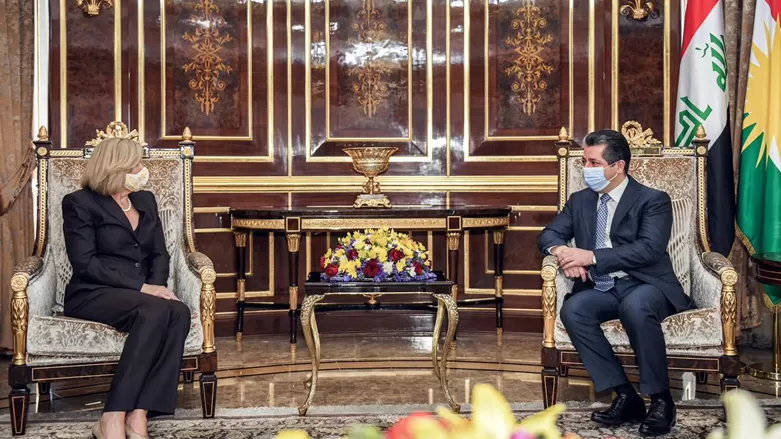 رئيس حكومة كوردستان والسفيرة الأسترالية يبحثان أوضاع المخيمات في الإقليم