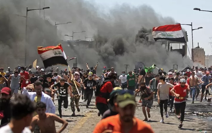 قطع طرق رئيسية في ميسان والناصرية احتجاجا على انقطاع الكهرباء