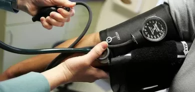 غذاء يعشقه الجميع يساهم في خفض ضغط الدم