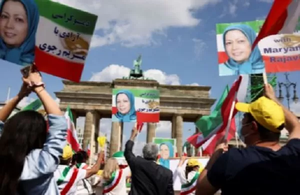 Iranian exiles protest, demand prosecution of president-elect
