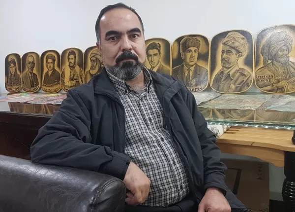 لە داردا،پۆترێتی خاڵكاری