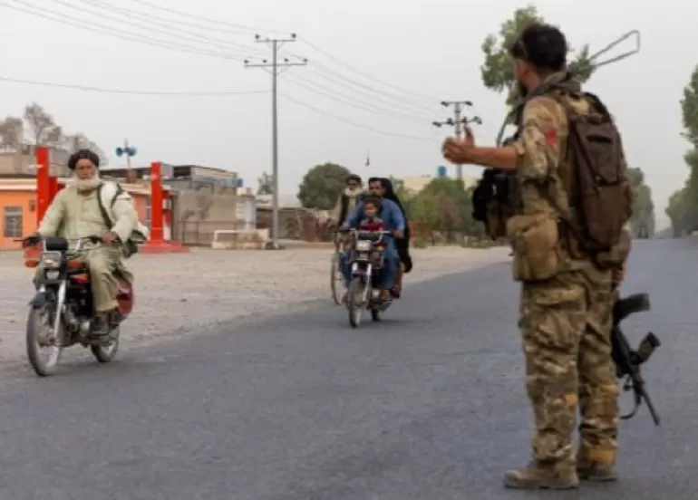Afghan Taliban seize border crossing with Pakistan in major advance