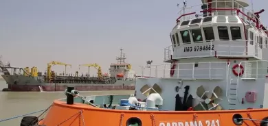 النفط العراقية تصدر توضيحاً بشأن حريق ساحبة بحرية