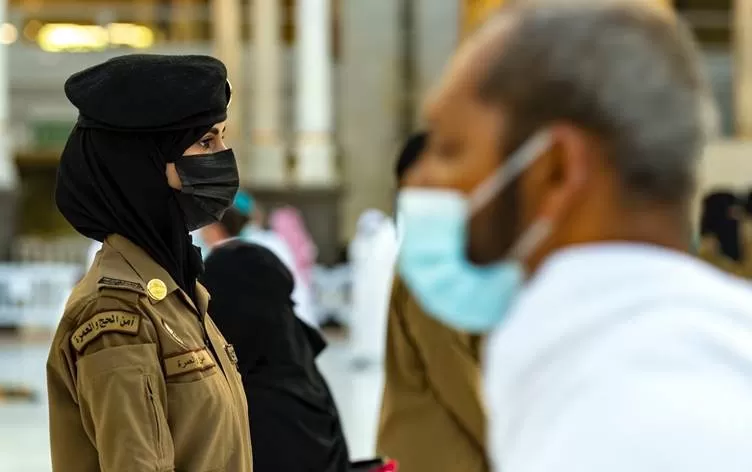 Jinên Siûdiyê di parastina ewlehiya heciyan de beşdar dibin