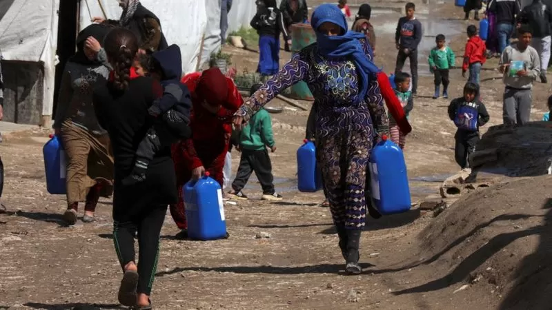 الهاربون من الحرب في سوريا يعودون إليها بعد انهيار لبنان