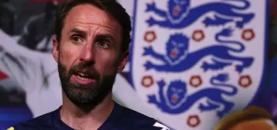 ما الرسالة التي وجهها مدرب إنجلترا للشباب عن اللقاح؟