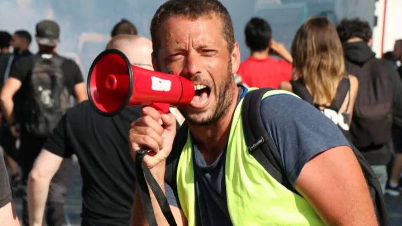 مظاهرات ضد حملات التطعيم الإلزامية في باريس وأثينا