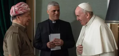 قەشە دكتۆر عیماد خۆشابا  جێگری گشتیی ئەبرەشیەی كلدانی دهۆك و ئامێدی بۆ گوڵان:     پاپا مەبەستی بوو بە شەخسی سوپاسی سەرۆك بارزانی بكات بۆ پێشوازیی كوردستان لەو هەموو ئاوارەیە