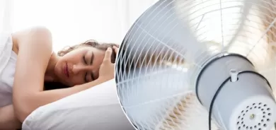 لهذه الأسباب الـ5.. لا تشغّل المروحة قبل النوم