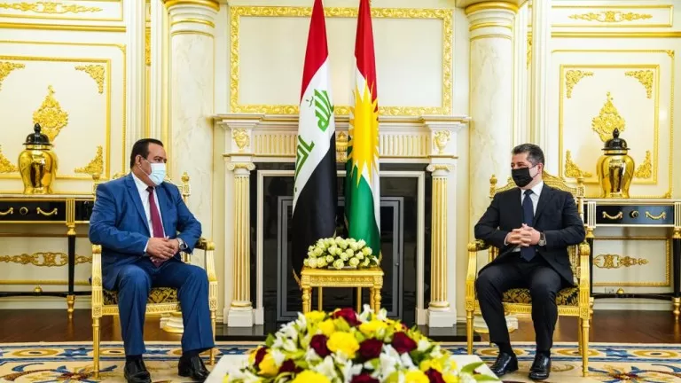 Serokwezîr li gel rayedarên partiyeke Îraqî civiya