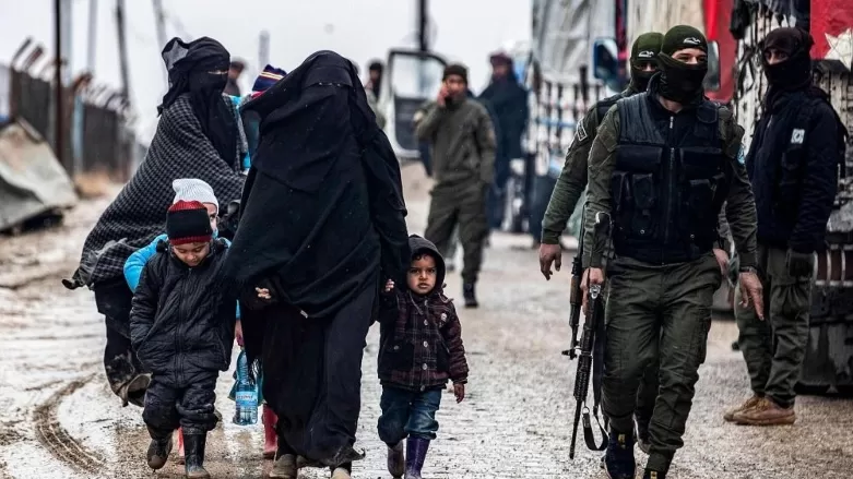 Albanyayê 19 zarok û jin ji kampa Holê wergirtin