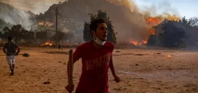 لم تخمد منذ أسبوع.. كيف تهدد الحرائق قصر أردوغان؟