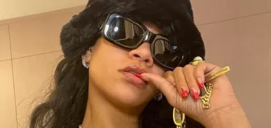 رێهانا بووە ملیاردێر