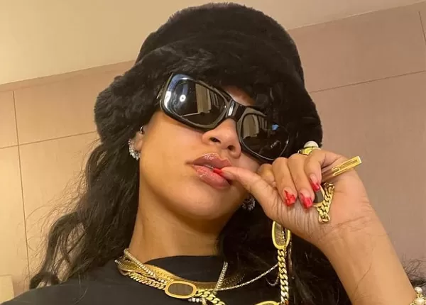 رێهانا بووە ملیاردێر