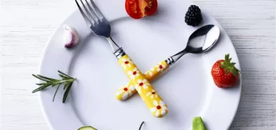 تناولوا وجبة العشاء في وقت مبكّر وتمتّعوا بهذه الفوائد!